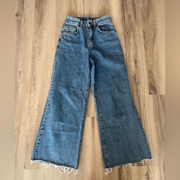 The Ragged Priest Free People 26 High Rise Mom Wide Leg Frayed Ankle Jeans - Picture 3 of 16